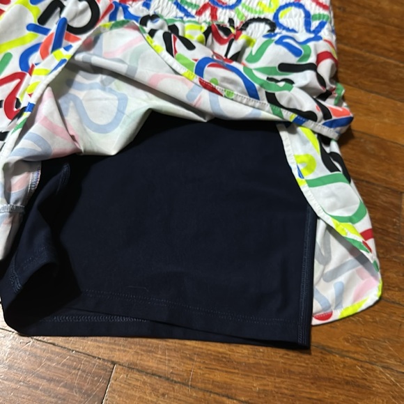 GapFit women’s Dual Layer Track Shorts, Logo Design, Sz Large - Picture 2 of 6